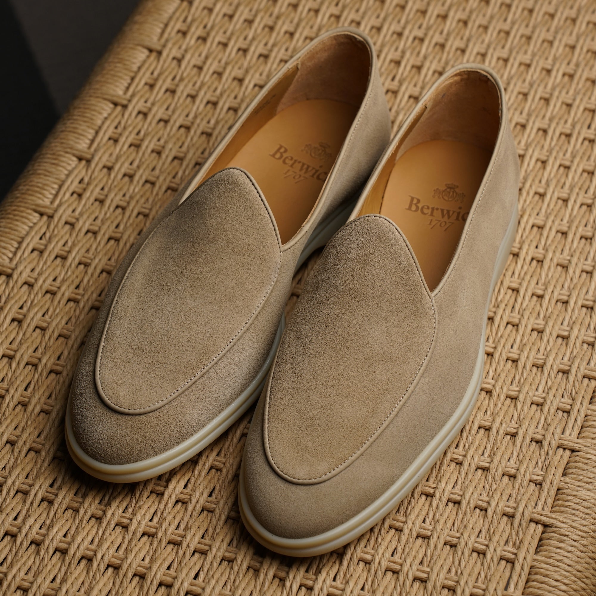 Vita Di Palma™ | Beige Suede